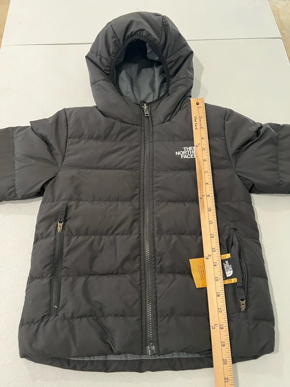 The North Face Girls Black Puffer Jacket with Hoodies 10 years